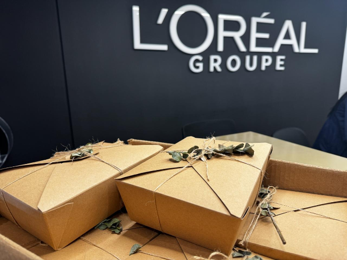 Logo L'Oréal Groupe, cliente corporativo de Kenkko